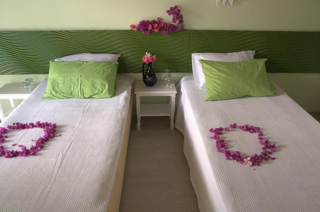 Pasalimani Hotel Çeşme Camera foto