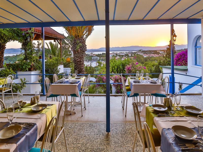 Pasalimani Hotel Çeşme Esterno foto